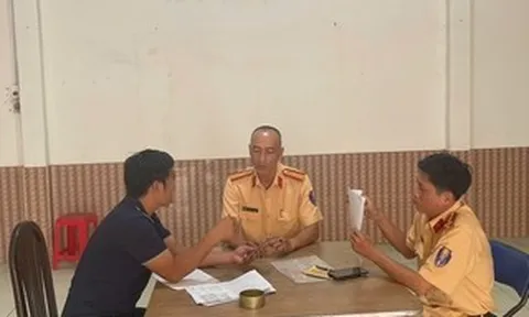 TPHCM: Xử lý tài xế xe khách vi phạm trên đường Tân Sơn