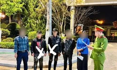 Nam thanh niên bị nhóm đối tượng truy sát, chém gục trước nhà nghỉ