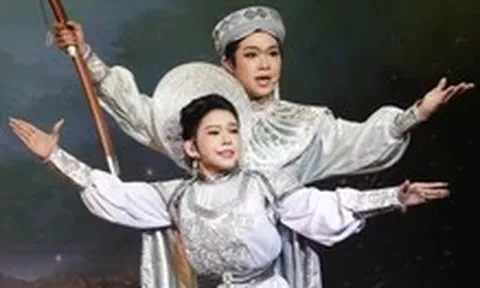 Bình Tinh hạnh phúc diễn cùng các con trong cải lương sử Việt Tây Sơn nữ tướng