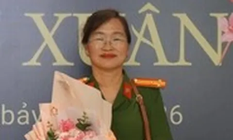 Nữ trưởng công an xã giành giải đặc biệt thi thơ