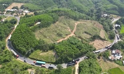 Quốc lộ 49: Nỗi ám ảnh mang tên xe đầu kéo