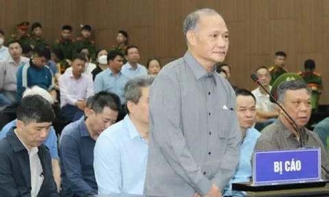 Cựu Thứ trưởng Hoàng Văn Thắng nhận tiền doanh nghiệp, tự làm hoen ố danh dự