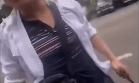 Vụ tài xế ở Hà Nội bị đánh khi ‘đòi' vé giữ xe: Công an mời làm việc người thu tiền