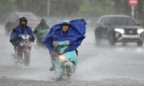 Miền Bắc có thể mưa giông, lốc sét do không khí lạnh, rồi nắng nóng lần 2 cực gắt