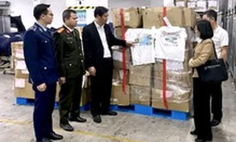 Phạt doanh nghiệp in hàng ngàn áo phông thiếu Hoàng Sa, Trường Sa