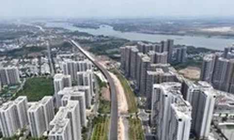 Tăng trưởng hai con số: Cần tái cấu trúc siêu đô thị TP.HCM