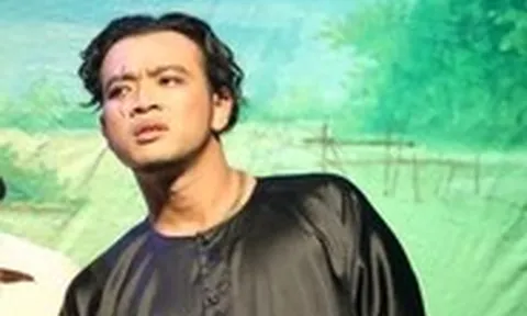 Hoàng Phi đóng kịch cách mạng