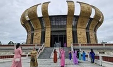 Cần Thơ miễn phí cơm chay khi viếng Đền thờ Vua Hùng