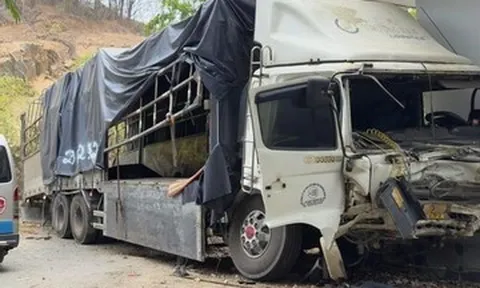 Xe tải lao xuống từ triền núi tông vào văn phòng công ty, 3 người tử vong