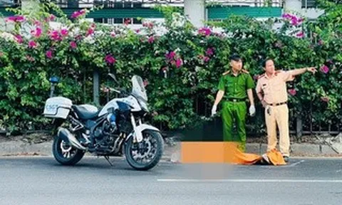 Tìm thân nhân người đàn ông ngã xe giữa đường, quay lại làn ô tô rồi tử vong