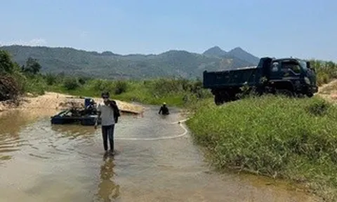 Khánh Hòa: “Cát tặc” hoạt động giữa trưa, bố trí người cảnh giới