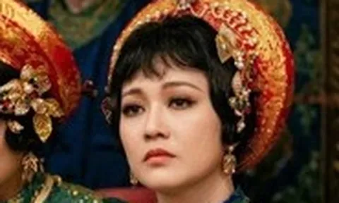 Thanh Hằng nhớ thuở múa trong vở Bên cầu dệt lụa, Tiếng trống Mê Linh cạnh cô Ba Thanh Nga