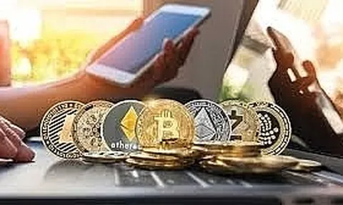 Tác động của các đặc điểm tính cách đến ý định tiếp tục đầu tư tiền mã hóa: Vai trò trung gian của thái độ nhà đầu tư cá nhân tại TP. Hồ Chí Minh