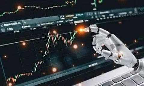 Khung đánh giá hành vi và tích hợp trí tuệ nhân tạo có thể giải thích trong mô hình cố vấn tài chính tự động