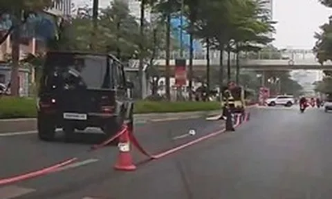 Hiện trường vụ cụ ông tử vong sau va chạm với Mercedes G63 trên phố Hà Nội