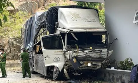 Lâm Đồng: Khởi tố vụ xe tải lao xuống triền núi, 3 người tử vong