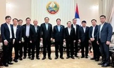 Lãnh đạo VRG thăm, chúc Tết Bun Pimay tại Lào