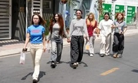 Đồ uống giải khát, kem sữa... 'sốt hàng' mùa nóng