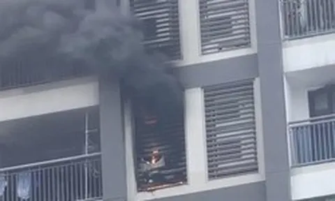 Cháy căn hộ tầng 10 tại chung cư cao 45 tầng ở TPHCM