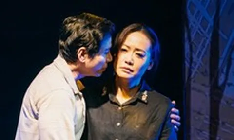 Hồng Ánh, Trí Quang thích thú diễn phục vụ học sinh với Hẹn nhau ở cuối con đường