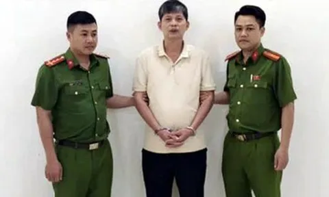 Bắt tạm giam người đỗ ô tô chắn barie tại tầng hầm chung cư ở Hà Nội