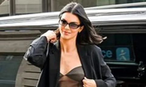 Mở khóa 7 bí quyết mặc đẹp kiểu Pháp thời trang hè