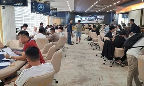 Cảnh sát đột kích ổ đánh bạc 'đội lốt' giải Poker trong khách sạn 5 sao