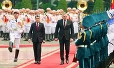 Thủ tướng Lê Minh Hưng chủ trì lễ đón chính thức Thủ tướng Slovakia Robert Fico