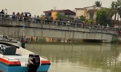 Trượt chân ngã xuống dòng nước xiết, nam sinh lớp 10 mất tích