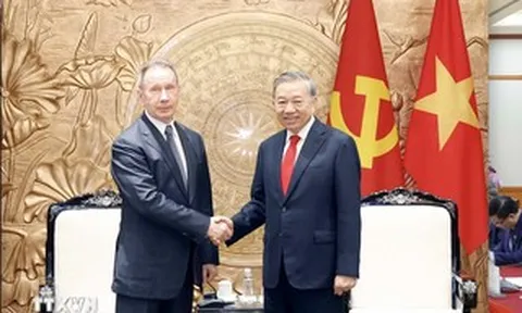Tổng Bí thư, Chủ tịch nước Tô Lâm tiếp Giám đốc Cơ quan Vệ binh Quốc gia Nga