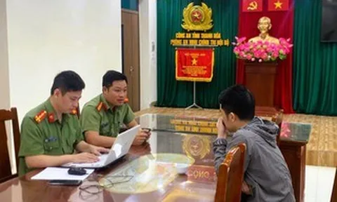 Bị cuộc gọi đòi nợ làm phiền, nam thanh niên chuyển cuộc gọi sang đường dây nóng của công an