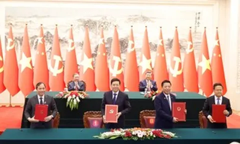Lễ ký kết các văn kiện hợp tác tiêu biểu giữa Việt Nam - Trung Quốc