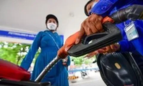 Bộ Công Thương lý giải việc giảm giá dầu vào 0h ngày 16-4