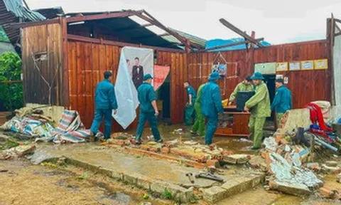 Mưa giông gây sập, tốc mái nhiều nhà dân ở Lâm Đồng