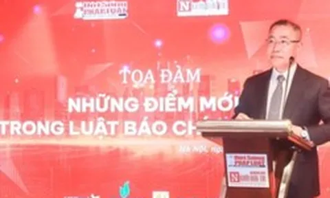 "Báo chí Việt Nam đứng trước những thay đổi có tính bước ngoặt"