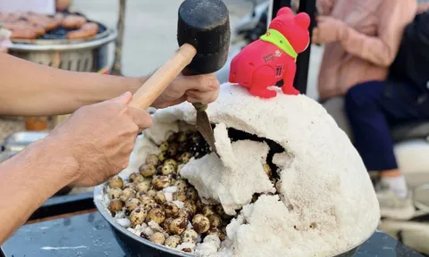 Trứng cút ủ muối thảo mộc hết 'hot' sau 1 tuần ở TP.HCM