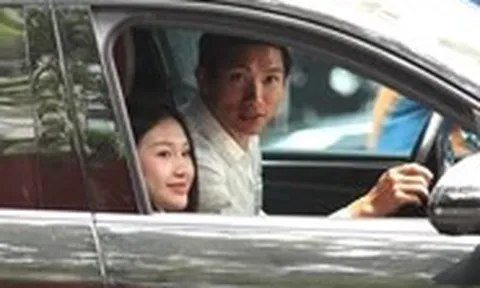 Văn Hậu lái siêu xe cùng vợ đi gia hạn hợp đồng với câu lạc bộ Công An Hà Nội