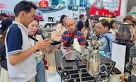 Trải nghiệm máy pha cà phê tiền tỉ, tặng... hóa đơn điện tử  tại Cafe Show và Tea Show