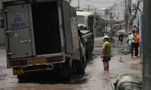 TPHCM duyệt sửa khẩn cấp đường vào cụm cảng Tân Thuận