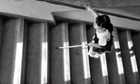 15 năm gắn bó học sinh khiếm thị, Trần Thế Phong ra sách ảnh Vượt qua bóng tối 2