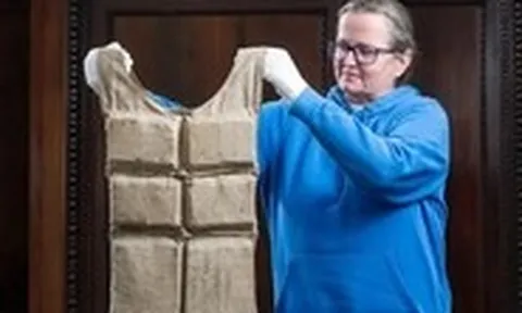 Áo phao trong thảm kịch Titanic lập kỷ lục đấu giá với hơn 900.000 USD