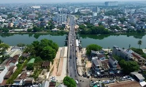 Thi công trở lại, vì sao nhà thầu cầu Vỹ Dạ vẫn bị chấm dứt hợp đồng?