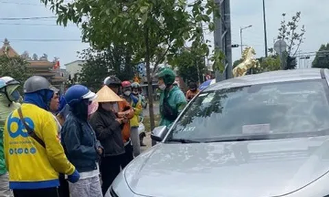 TPHCM: Nam tài xế tử vong bất thường trong ô tô