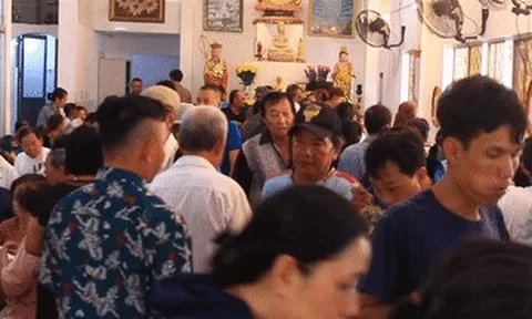 Người dân TPHCM chen chân trải nghiệm quán buffet ‘ăn tùy bụng trả tiền tùy tâm’