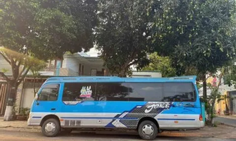 Xác minh xe khách 29 chỗ đậu trước nhà dân suốt hơn 7 tháng