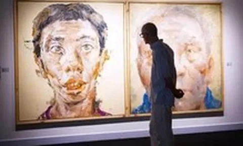 Giữa những mơ hồ, cuộc sống tiếp diễn