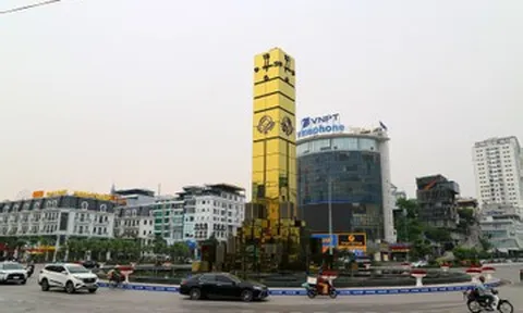 Cột đồng hồ 35 tỷ tại trung tâm Quảng Ninh dừng hoạt động