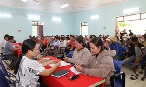 Vụ "Băn khoăn chi tiền hỗ trợ" ở Khánh Hòa: 183 hộ còn lại được mời đi nhận tiền