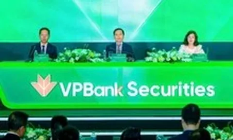 Sếp VPBankS nói về giá cổ phiếu giảm sau IPO, khẳng định có 'sức' cho vay thêm 30.000 tỉ