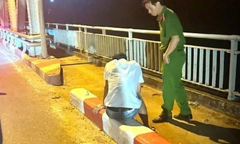 Đắk Lắk: Công an kịp thời ngăn thanh niên định nhảy cầu 14 tự tử